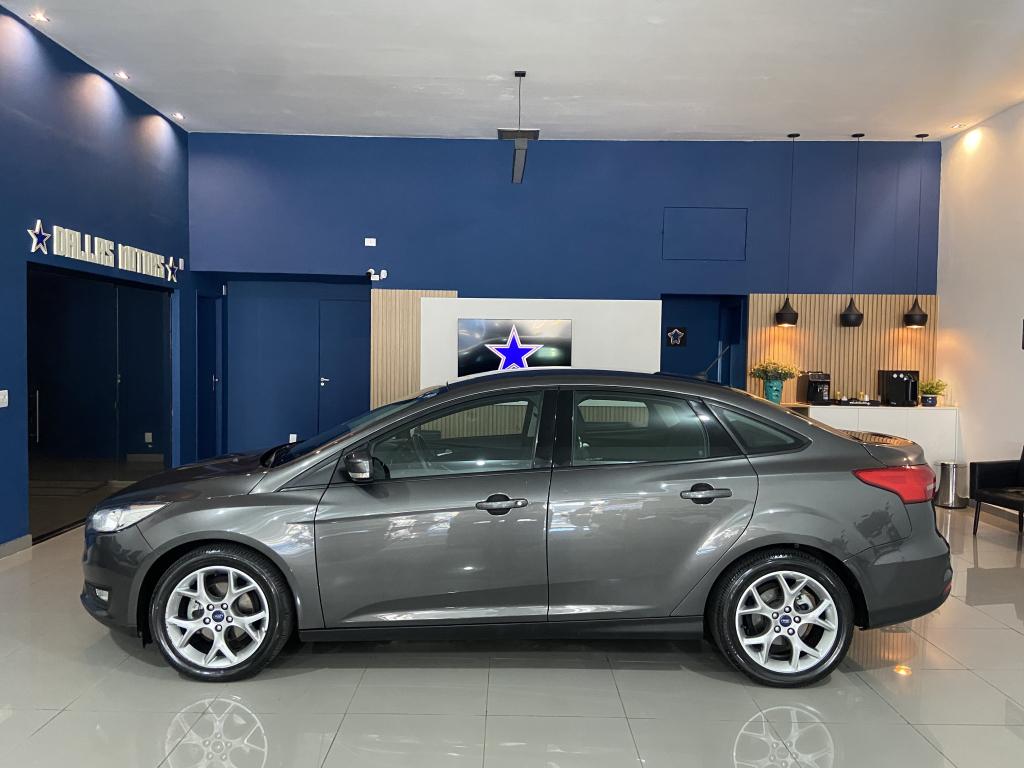 FORD Focus Sedan - Foto