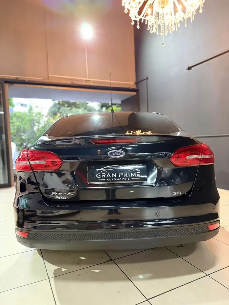 FORD Focus Sedan - Foto