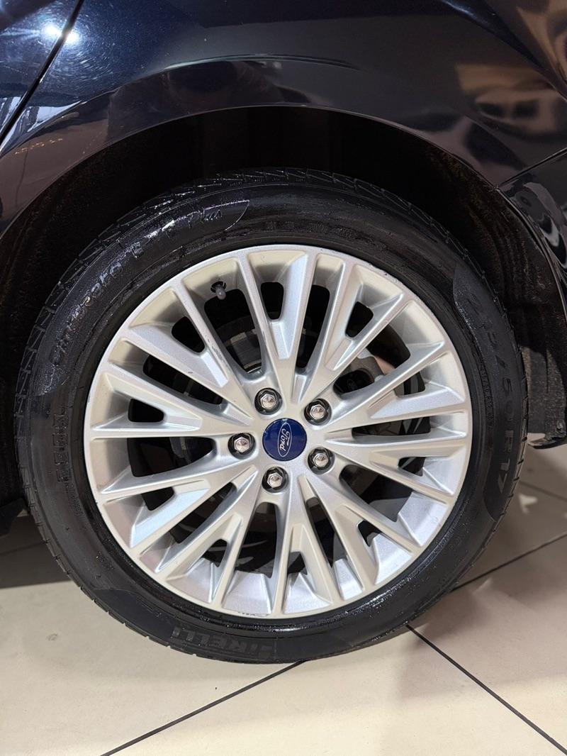 FORD Focus Sedan - Foto