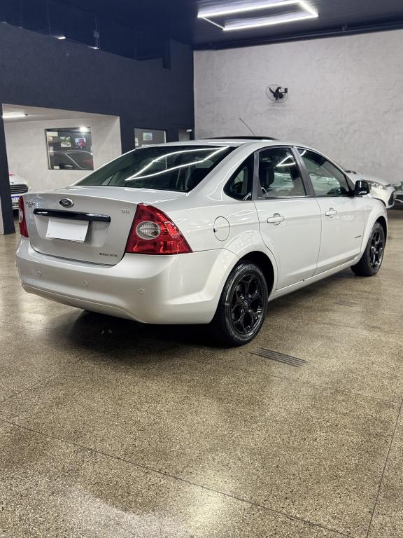 FORD Focus Sedan - Foto