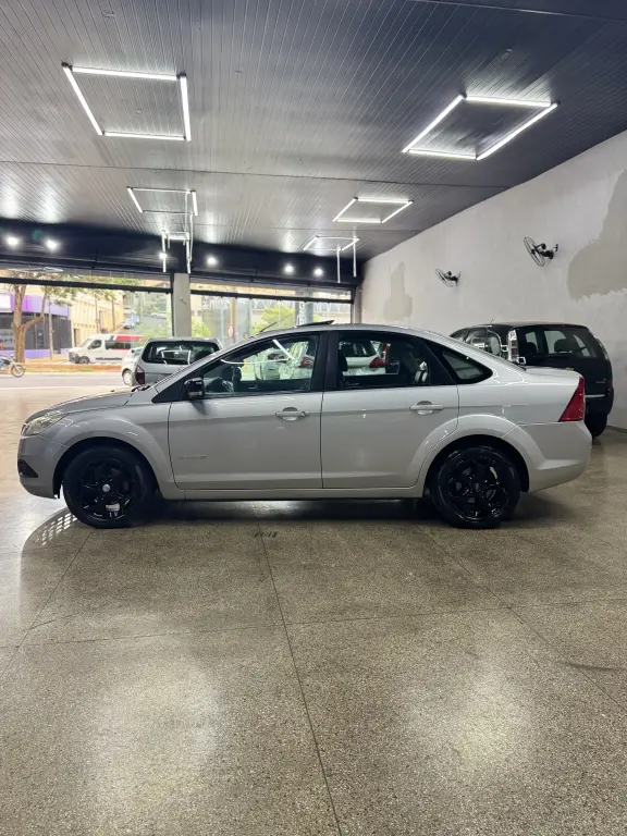 FORD Focus Sedan - Foto