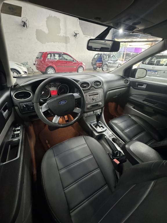 FORD Focus Sedan - Foto