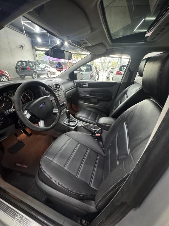 FORD Focus Sedan - Foto