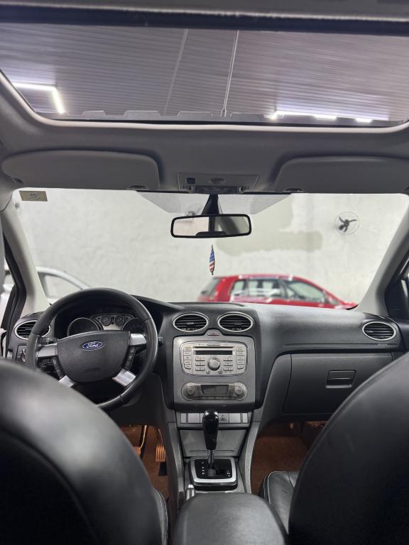 FORD Focus Sedan - Foto
