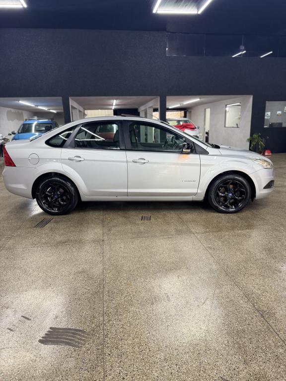 FORD Focus Sedan - Foto
