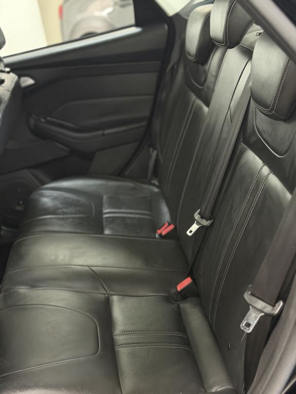 FORD Focus Sedan - Foto