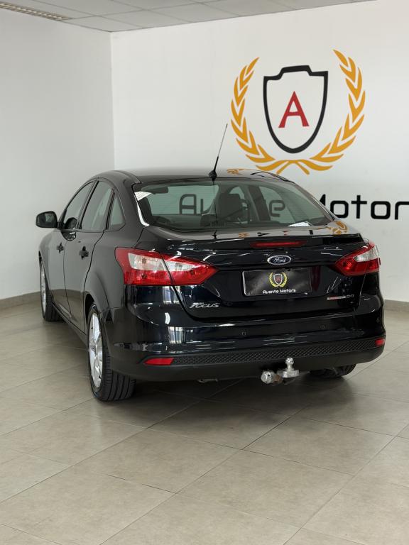 FORD Focus Sedan - Foto