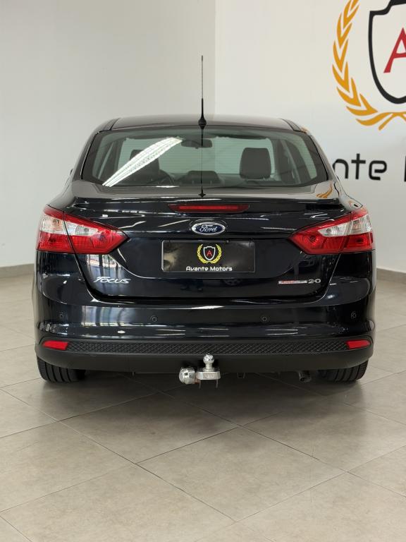 FORD Focus Sedan - Foto