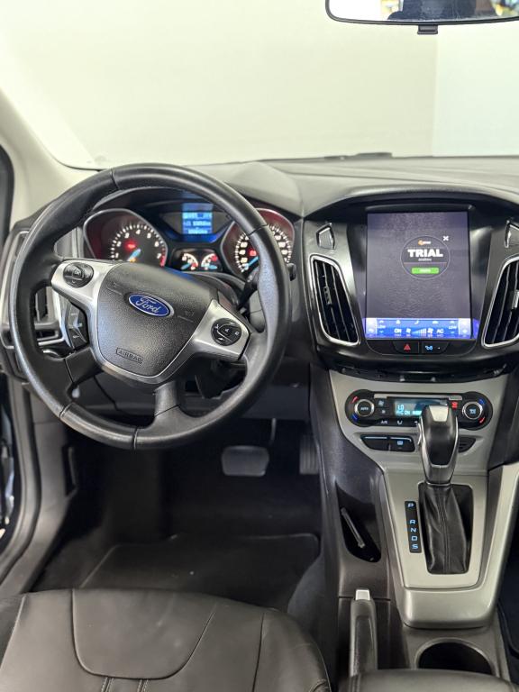 FORD Focus Sedan - Foto