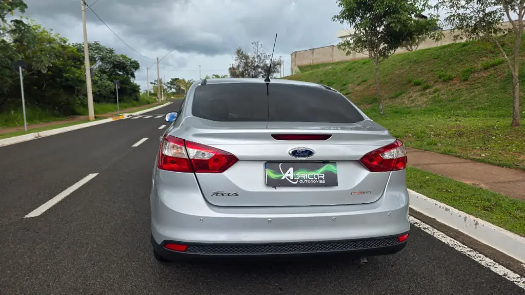 FORD Focus Sedan - Foto