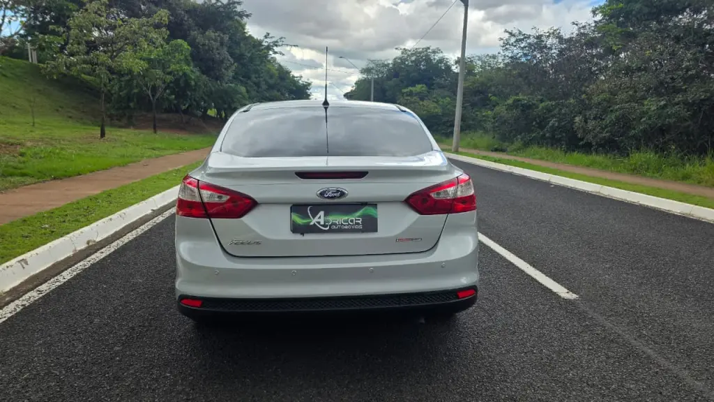 FORD Focus Sedan - Foto