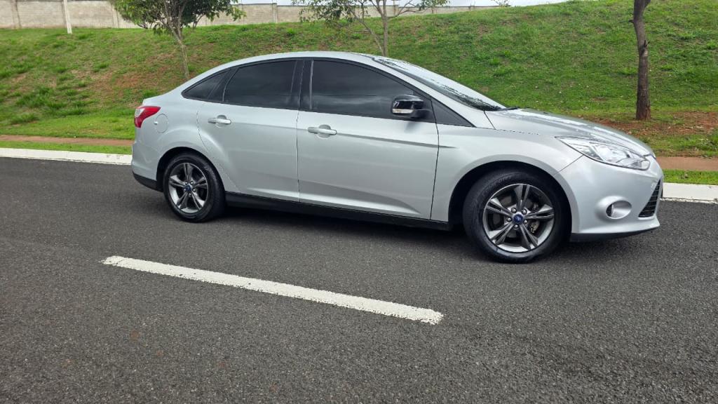 FORD Focus Sedan - Foto