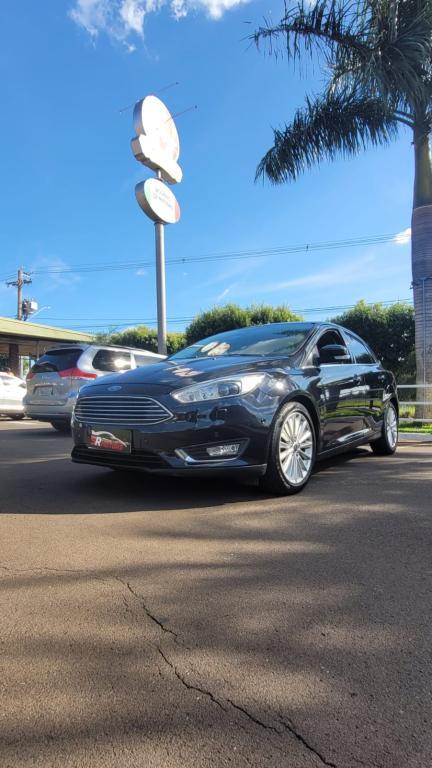 FORD Focus Sedan - Foto