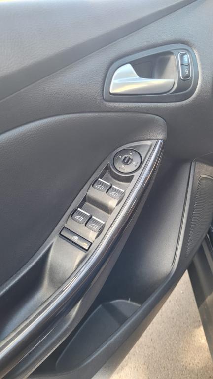 FORD Focus Sedan - Foto