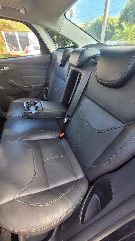 FORD Focus Sedan - Foto