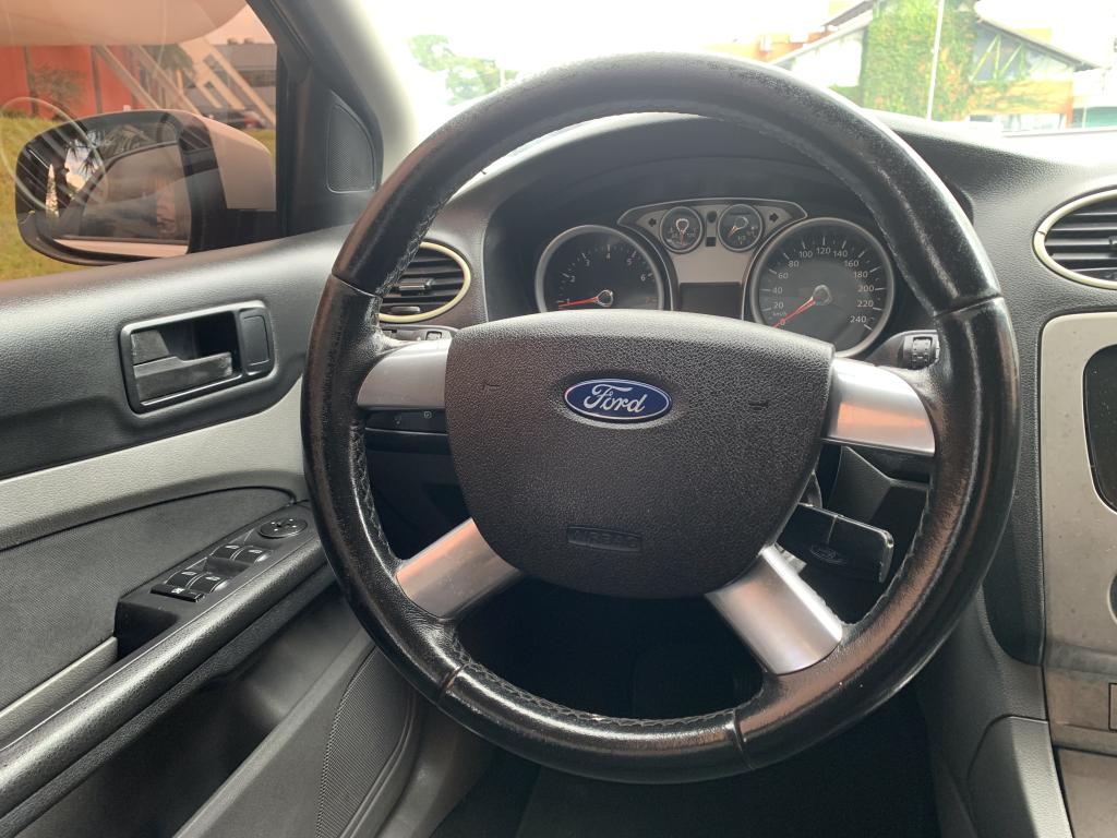 FORD Focus Sedan - Foto