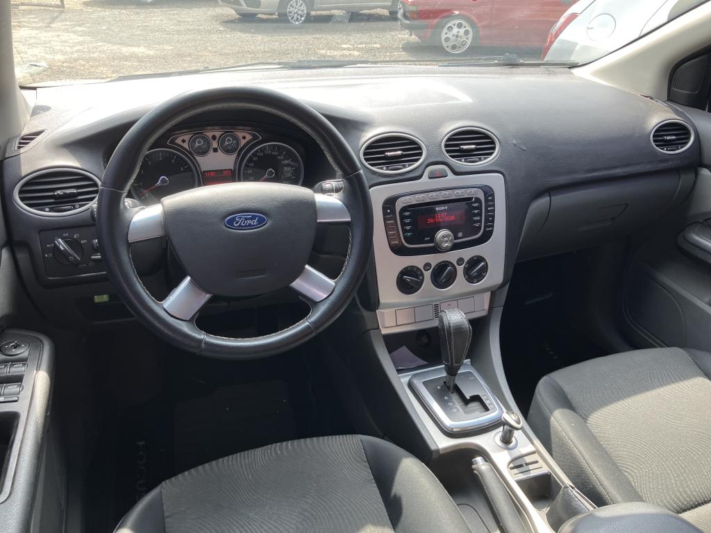 FORD Focus Sedan - Foto