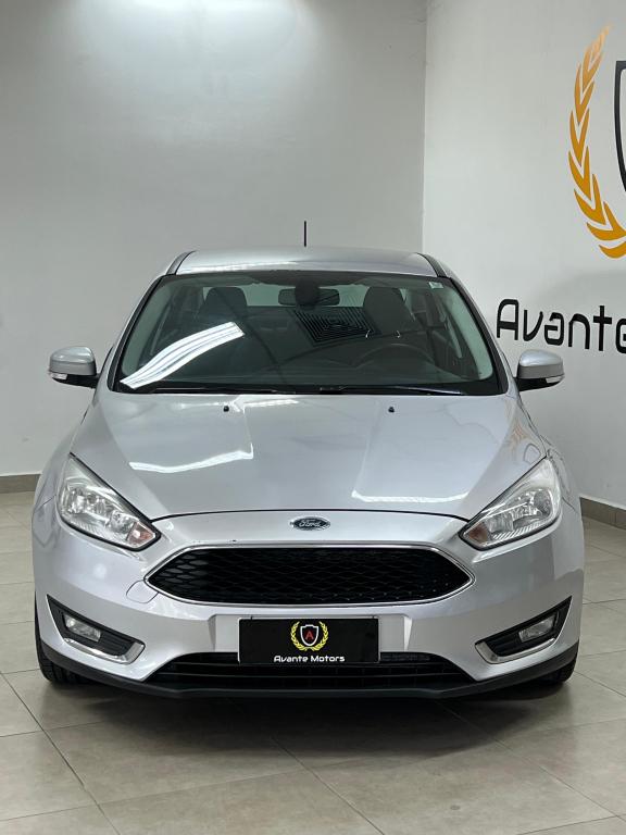 FORD Focus Sedan - Foto