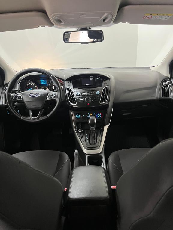 FORD Focus Sedan - Foto