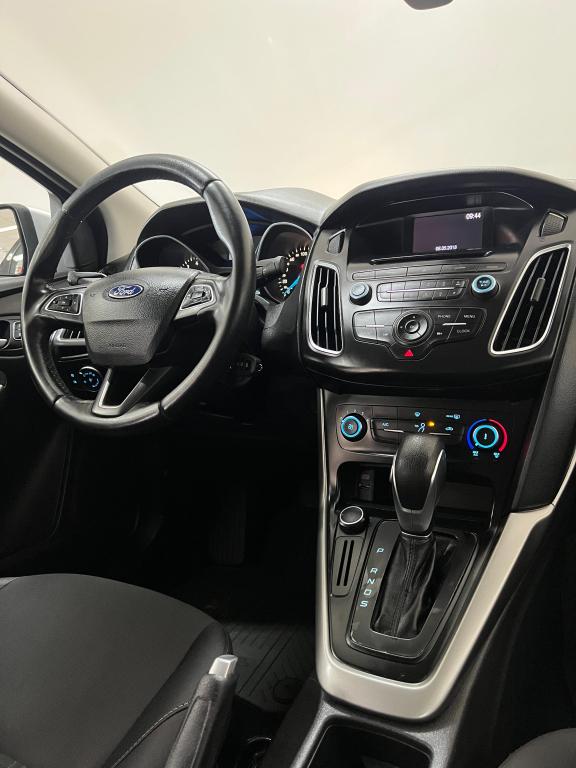 FORD Focus Sedan - Foto