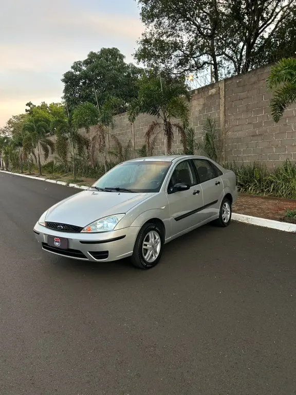 FORD Focus Sedan - Foto