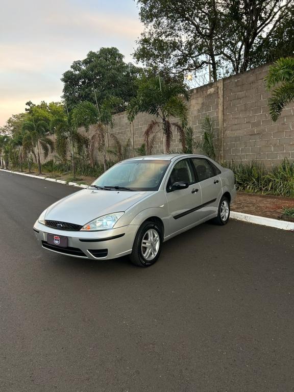 FORD Focus Sedan - Foto