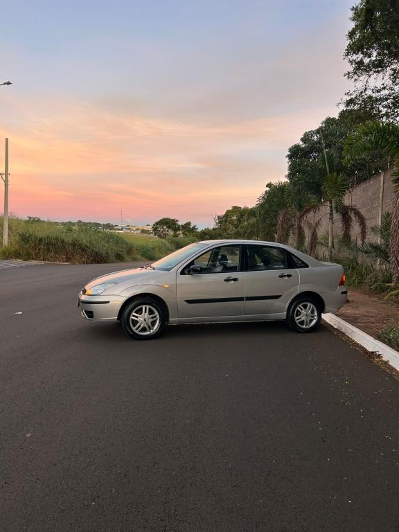 FORD Focus Sedan - Foto