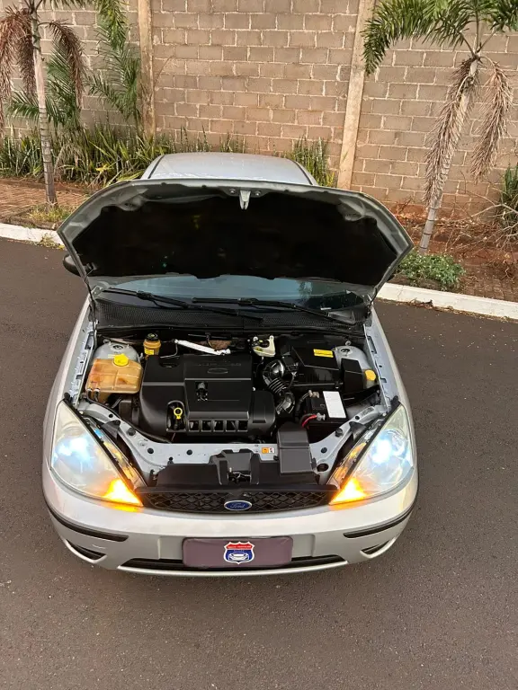 FORD Focus Sedan - Foto