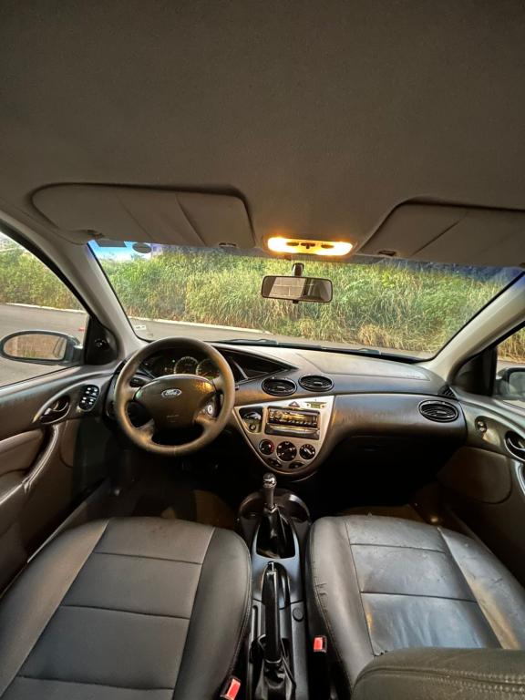 FORD Focus Sedan - Foto