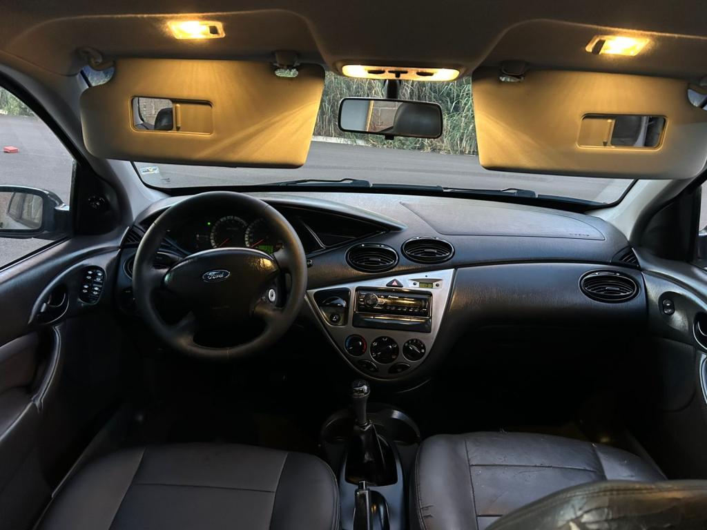FORD Focus Sedan - Foto