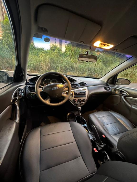 FORD Focus Sedan - Foto