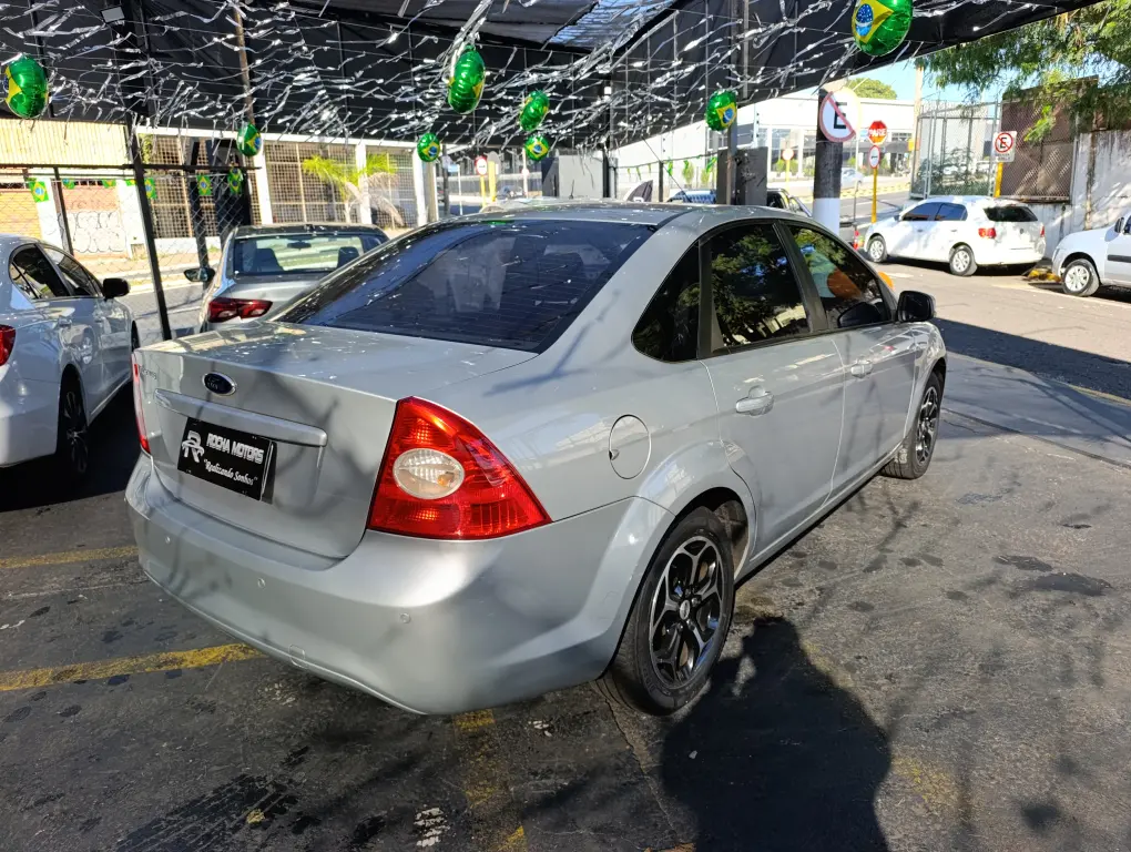 FORD Focus Sedan - Foto