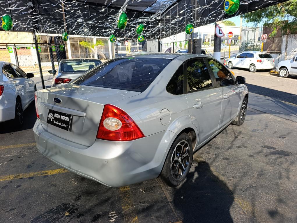 FORD Focus Sedan - Foto