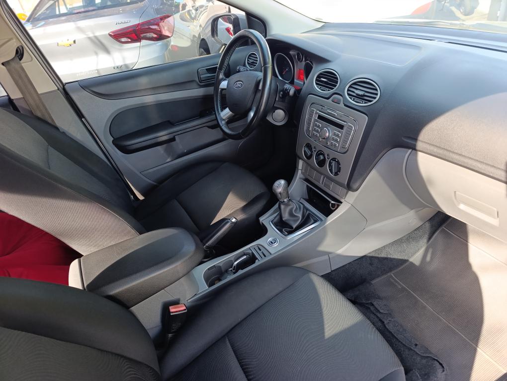 FORD Focus Sedan - Foto