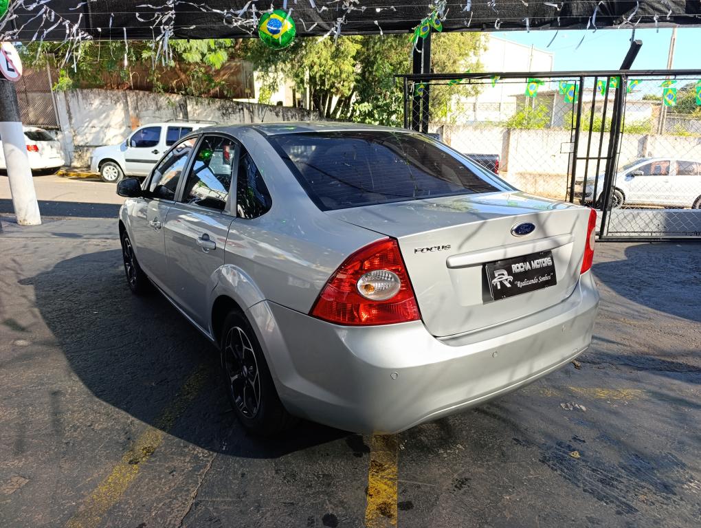 FORD Focus Sedan - Foto