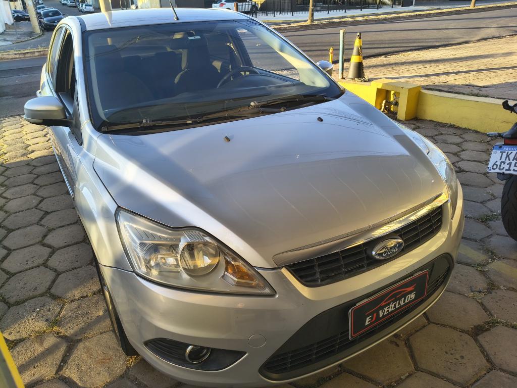 FORD Focus Sedan - Foto