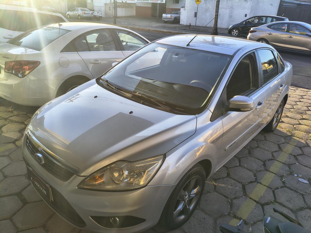 FORD Focus Sedan - Foto