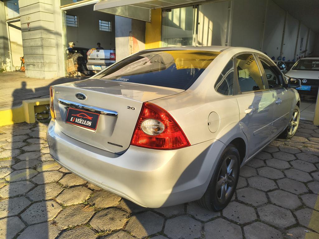 FORD Focus Sedan - Foto