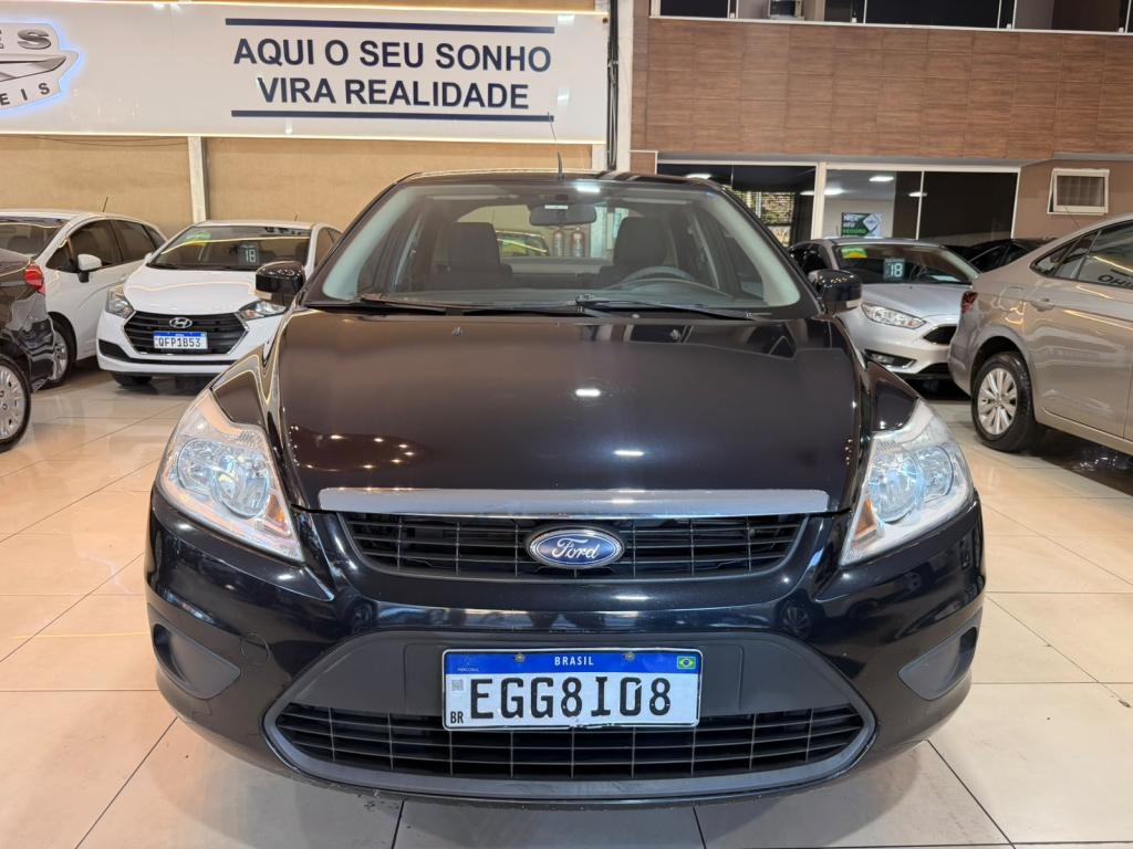 FORD Focus Sedan - Foto