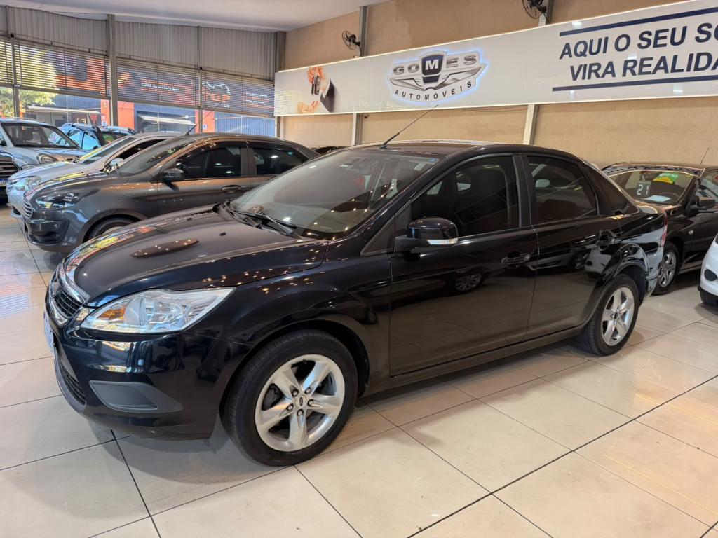 FORD Focus Sedan - Foto