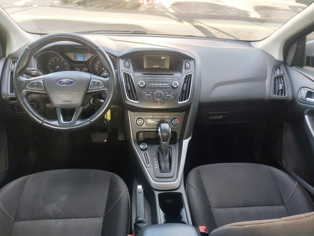 FORD Focus Sedan - Foto