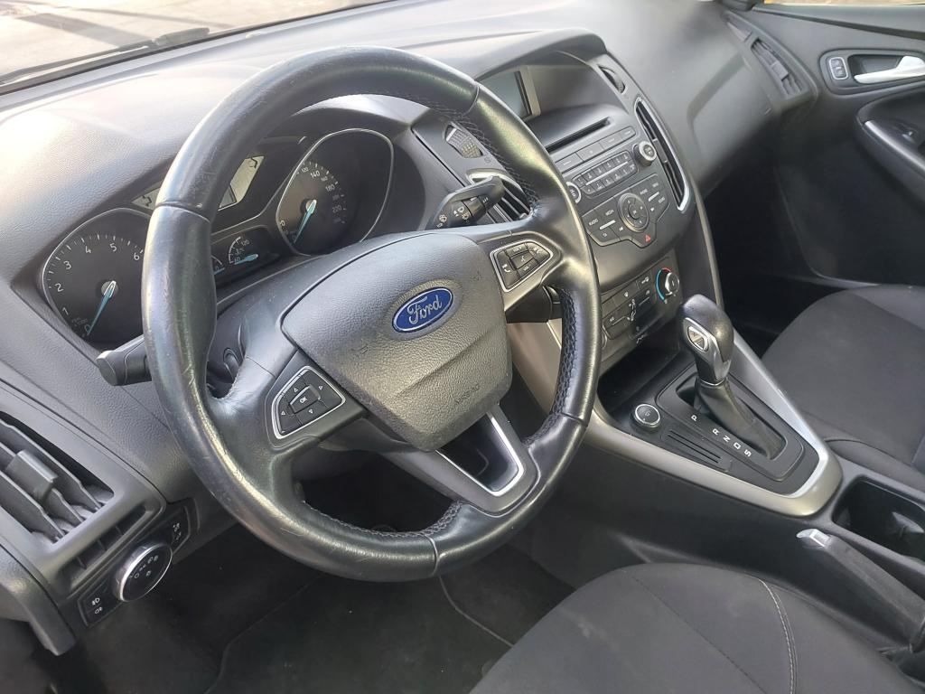 FORD Focus Sedan - Foto