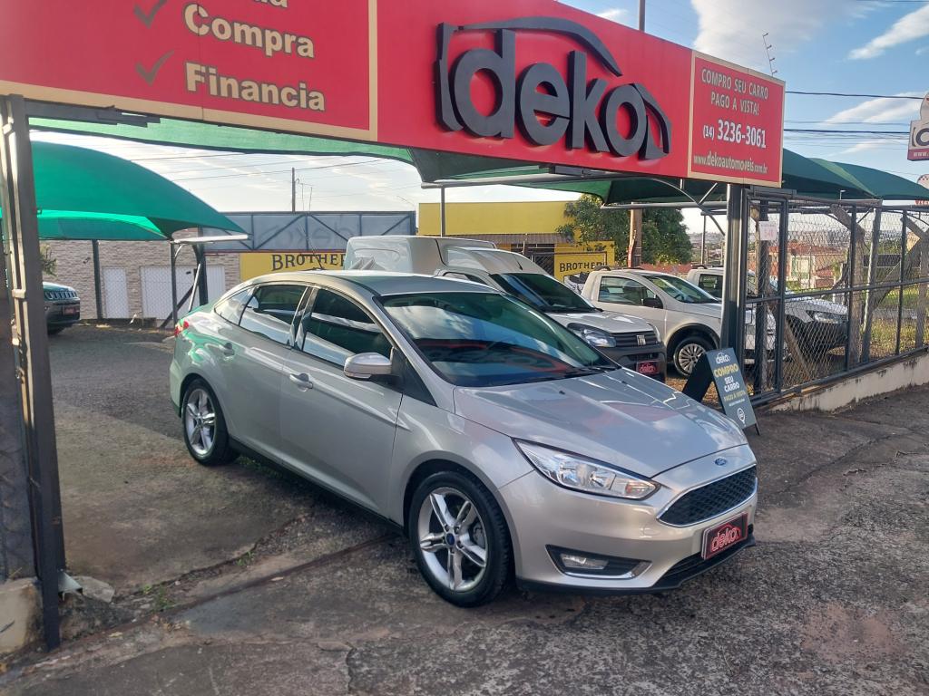 FORD Focus Sedan - Foto
