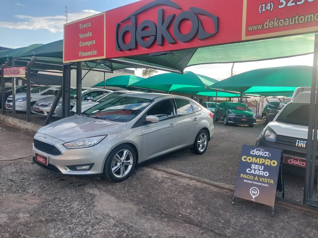 FORD Focus Sedan - Foto
