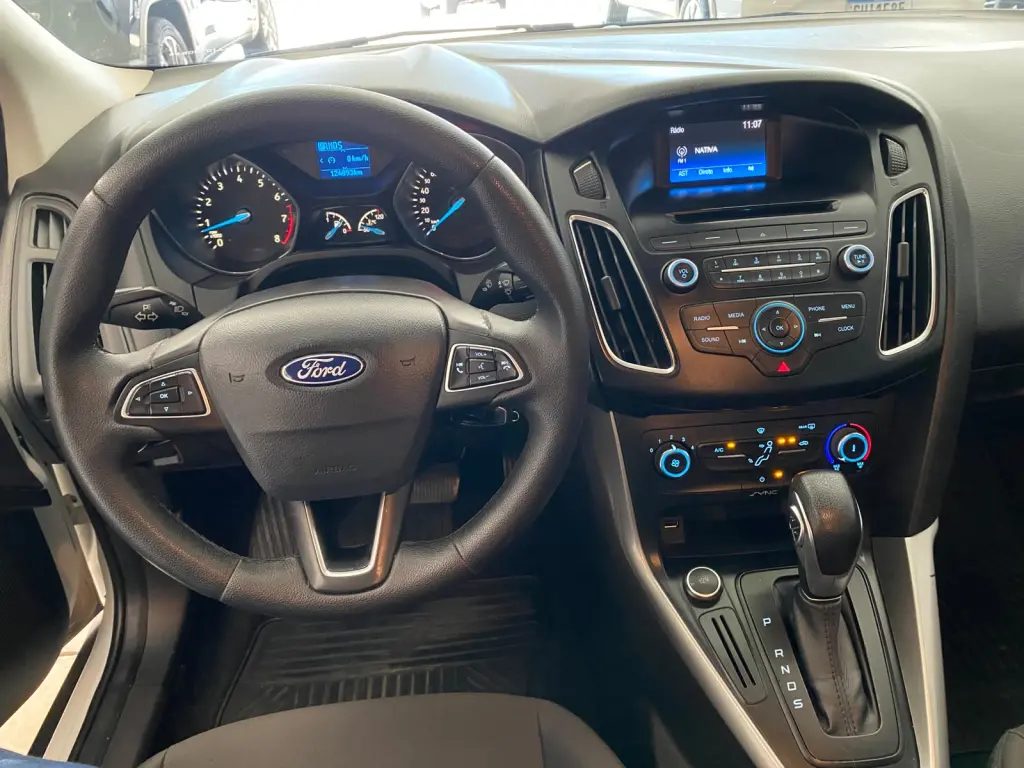 FORD Focus Sedan - Foto