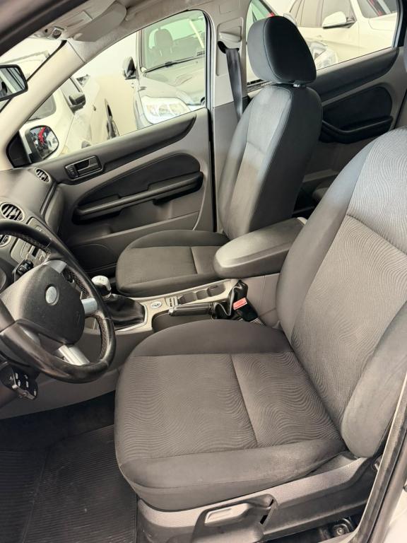 FORD Focus Sedan - Foto