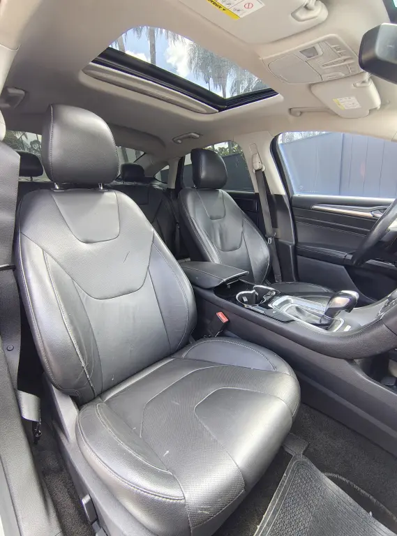 FORD Fusion - Miniatura