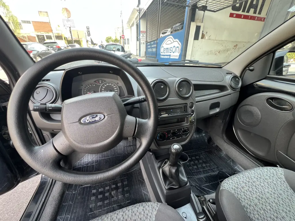 FORD Ka Hatch - Foto