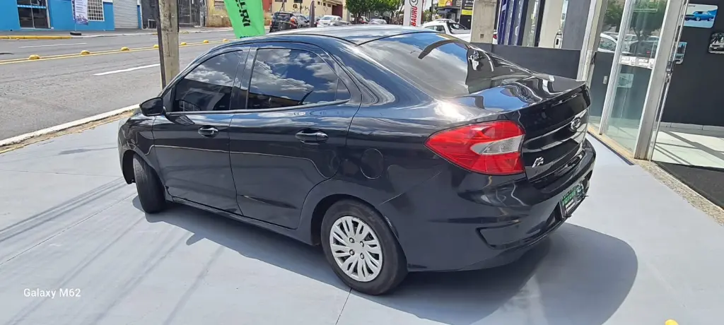 FORD Ka + Sedan - Foto