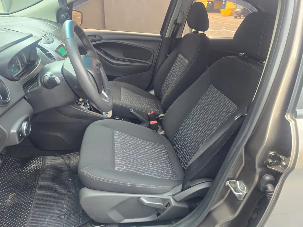 FORD Ka + Sedan - Miniatura